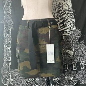 Kreamy camo NWT skirt